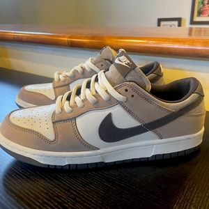 Nike Dunk Brown/Mocha (Size 10.5)